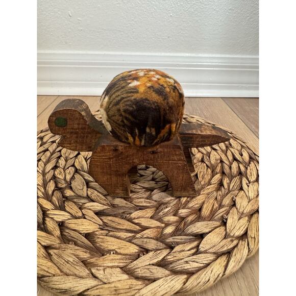Vintage Wooden Turtle Floral Velvet Pin Cushion MCM 70's Kitschy Handmade Retro - Picture 4 of 11